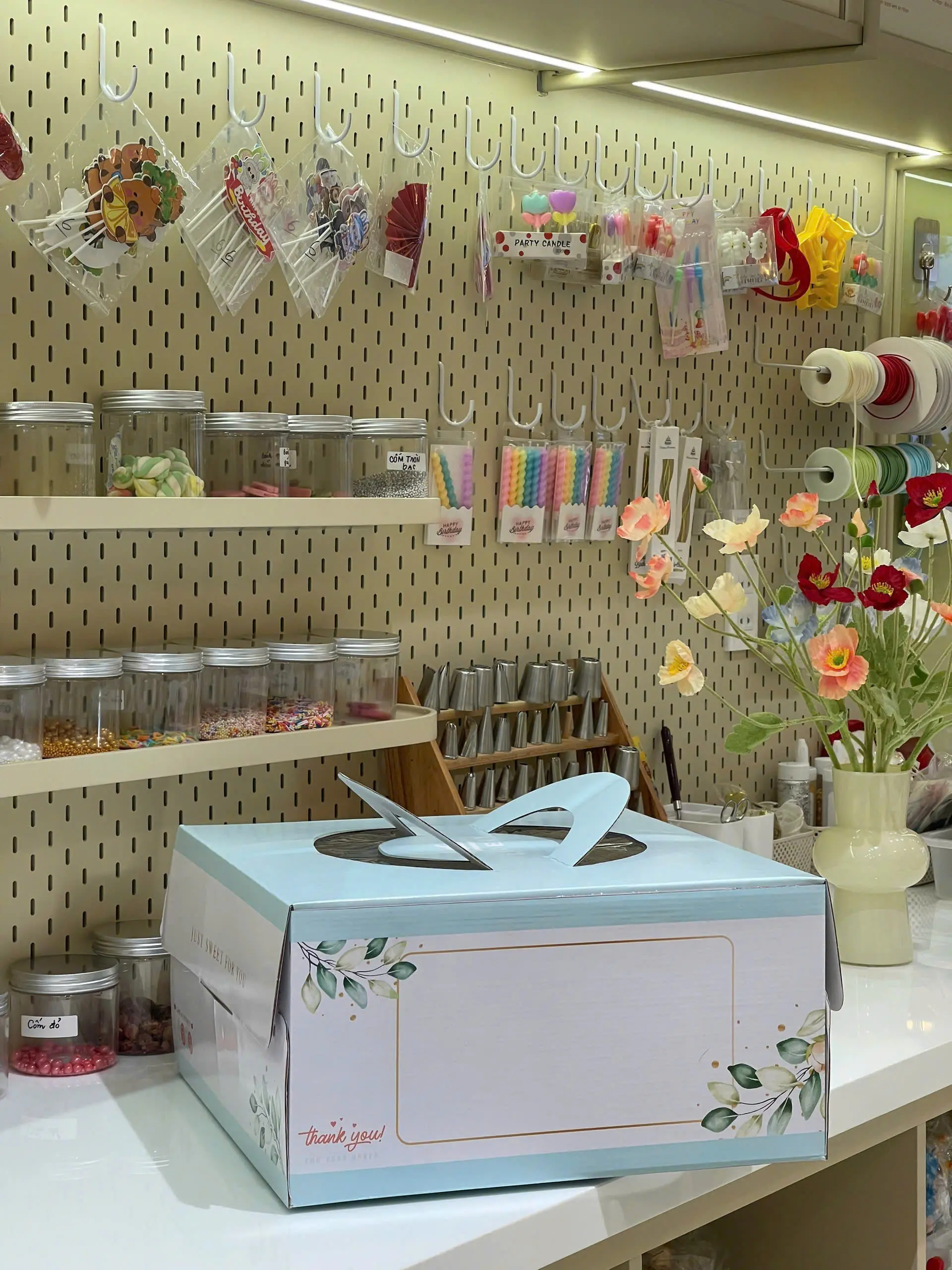 Hộp giấy đựng b&aacute;nh kem